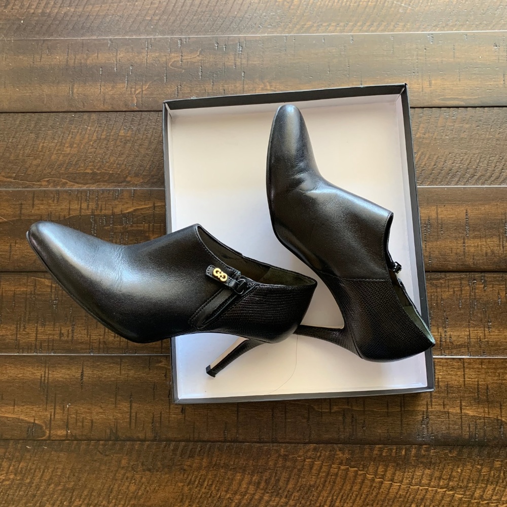 Cole Haan Leather Ankle Bootie Size US 6
